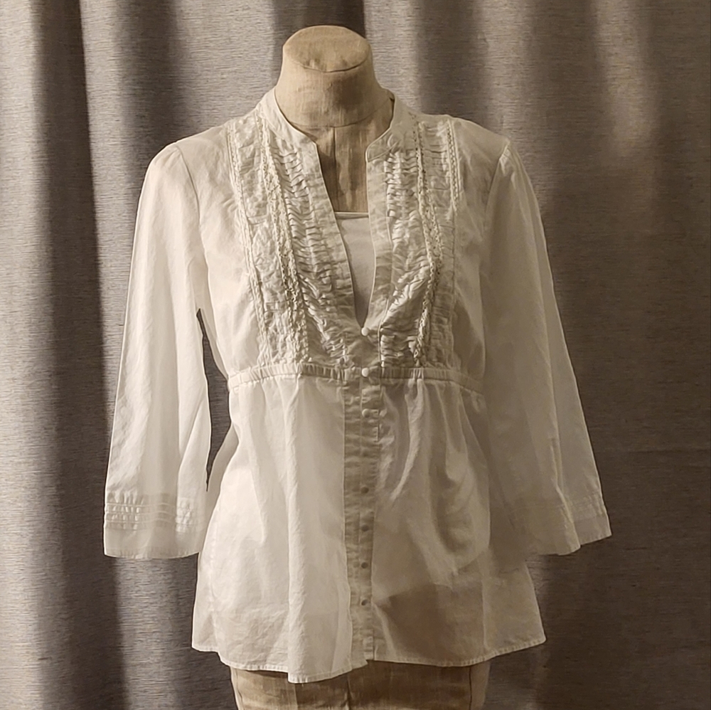 Sonoma  embroidered button-down  top. Size XL.  NWOT